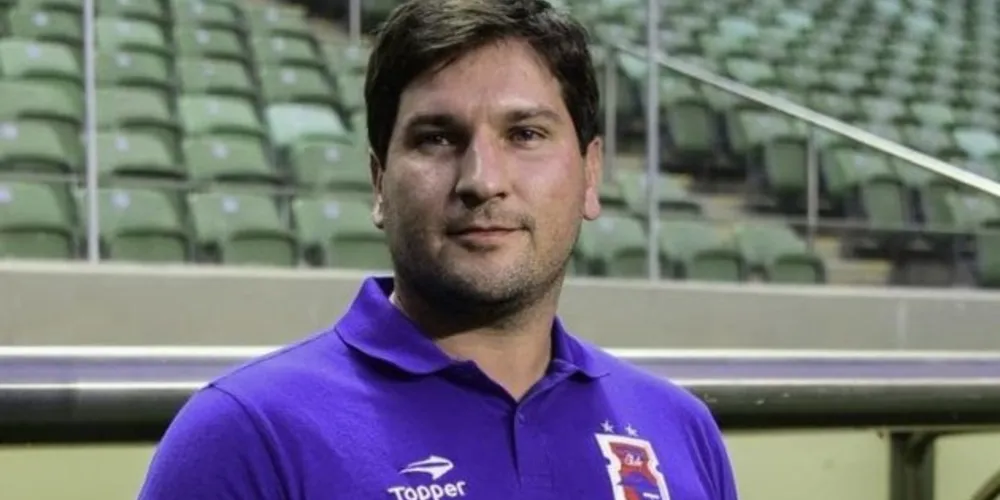 Considerado um treinador jovem, Matheus tem forte currículo e passagens vitoriosas por clubes da Série B