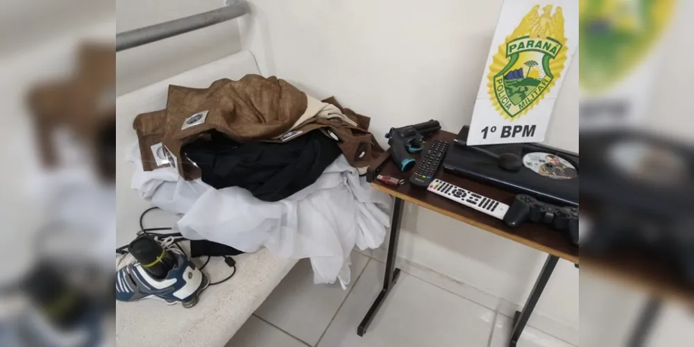 Objetos furtados de residência foram recuperados pela PM logo após o crime