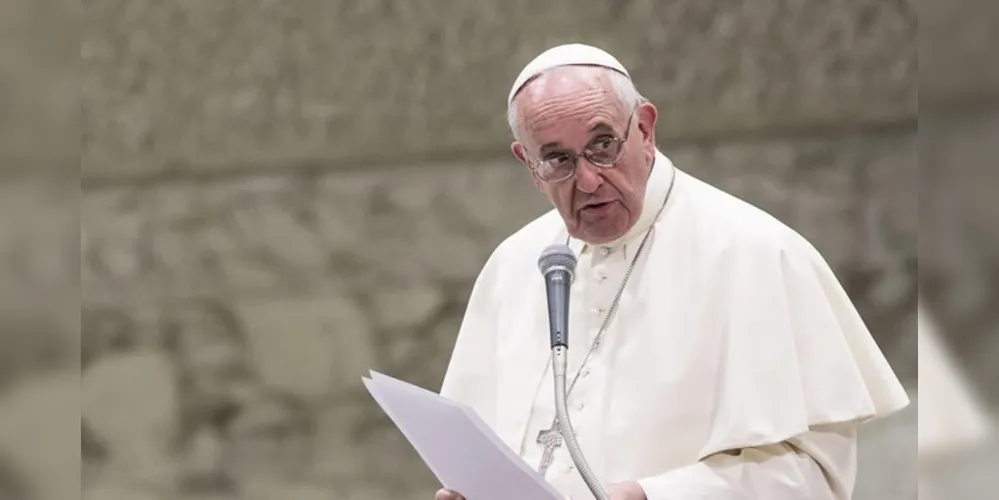 "Os homossexuais têm o direito de ter uma família. Eles são filhos de Deus e têm direito a uma família. Ninguém deveria ser descartado ou se sentir infeliz por isso", diz o papa no documentário Francesco, do diretor indicado ao Oscar Evgeny Afineevsky.