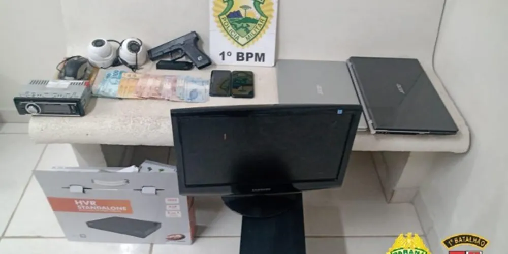 Objetos roubados do escritório estavam na casa onde a dupla foi presa, em Uvaranas