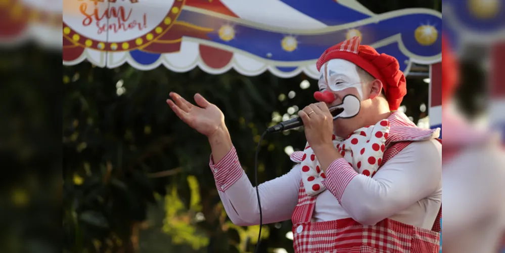 O projeto “Hoje tem circo na praça? Tem sim, senhor!” está circulando diversos bairros da cidade com 15 apresentações para todo o público