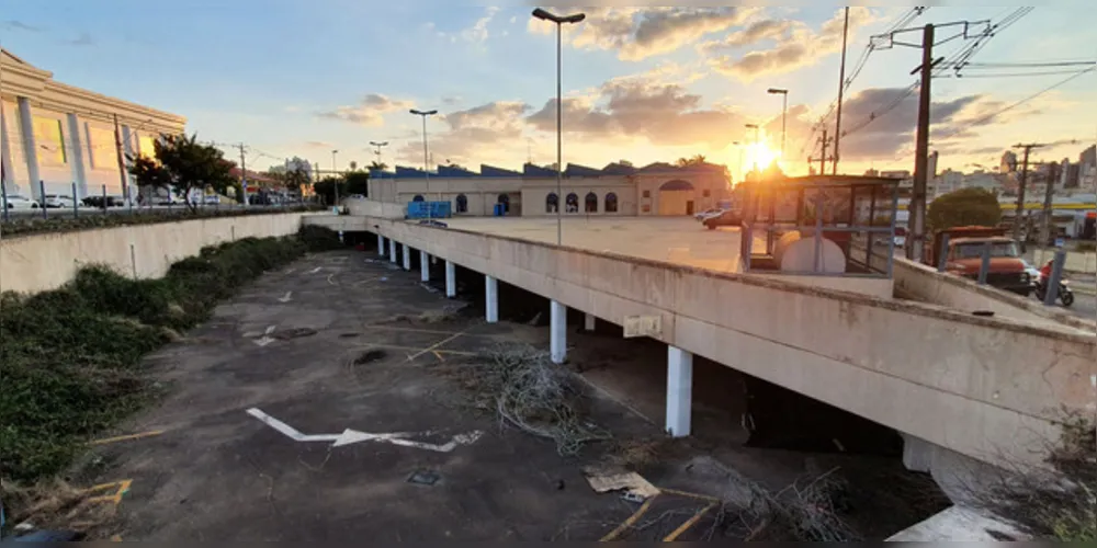  Imóvel começou a receber as primeiras obras para o início da reforma 