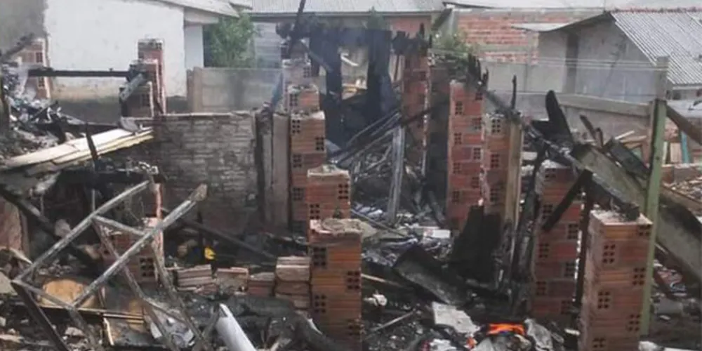 Incêndio ocorrido em 19 de outubro destruiu casa que família tinha acabado de construir