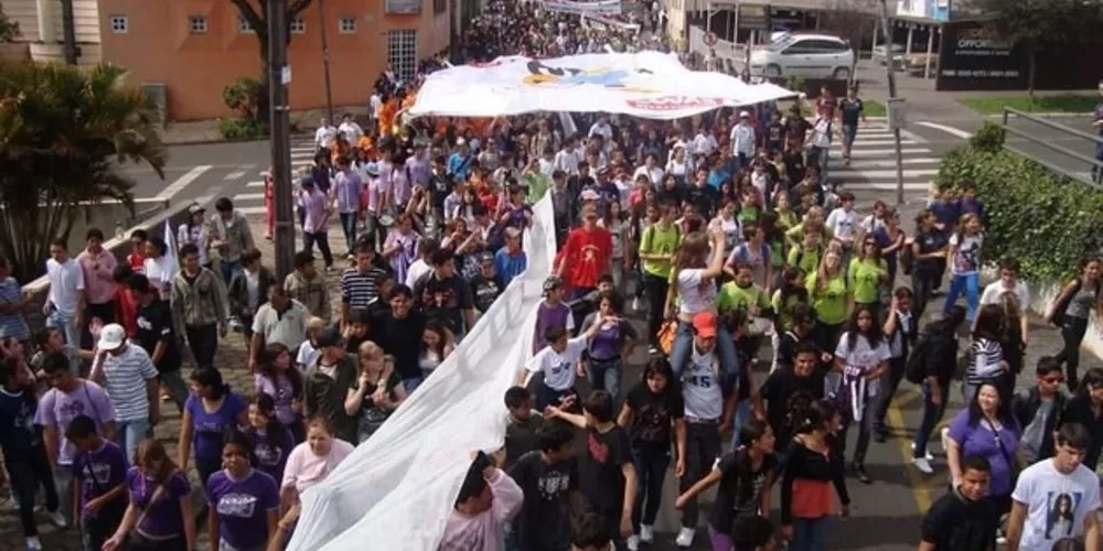 Milhares de jovens participaram da Marcha contra a Violência em 2019