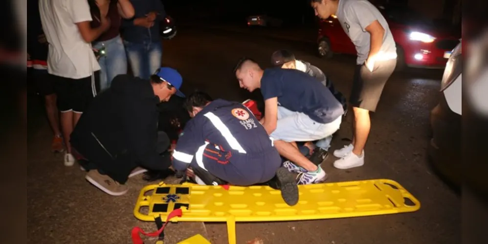 Pedestre atingido por moto foi levado ao hospital com ferimentos considerados graves