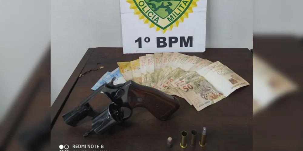 Imagem ilustrativa da imagem Em PG, homem é preso após atirar contra policiais