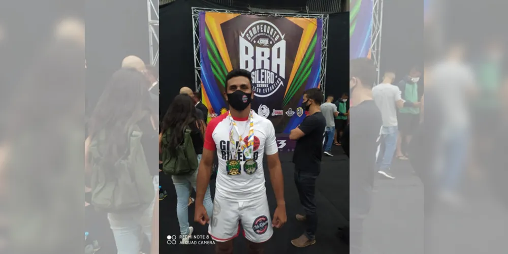 Bruno participou da competição com kimono e também NOGI (sem kimono)