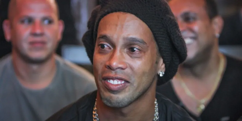 O anúncio foi feito por meio de um vídeo divulgado no perfil das redes sociais de uma empresa que promoveria um evento com o craque.