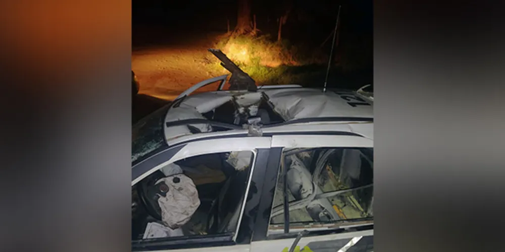 Policiais ficaram gravemente feridos e foram transferidos para a Santa Casa de Ponta Grossa