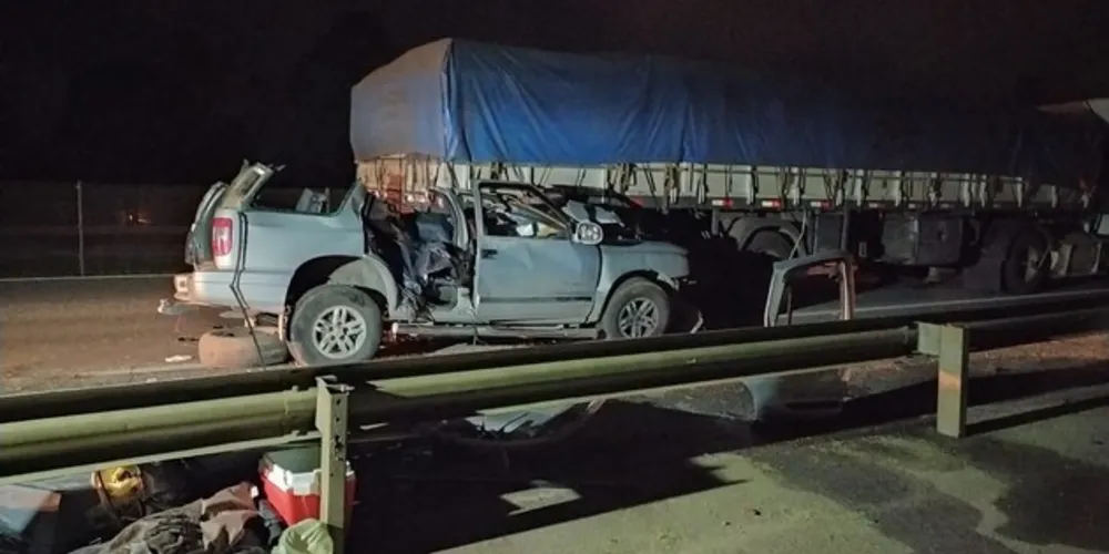 Caminhão estava parado na pista devido a outro acidente ocorrido instantes antes