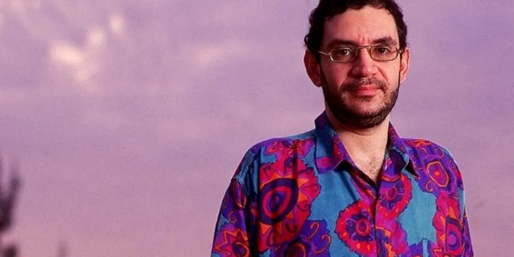 A busca foi provocada por uma denúncia do filho do artista, que acusa o estúdio de ocultar músicas que teriam sido gravadas por seu pai, em seus últimos anos de vida.