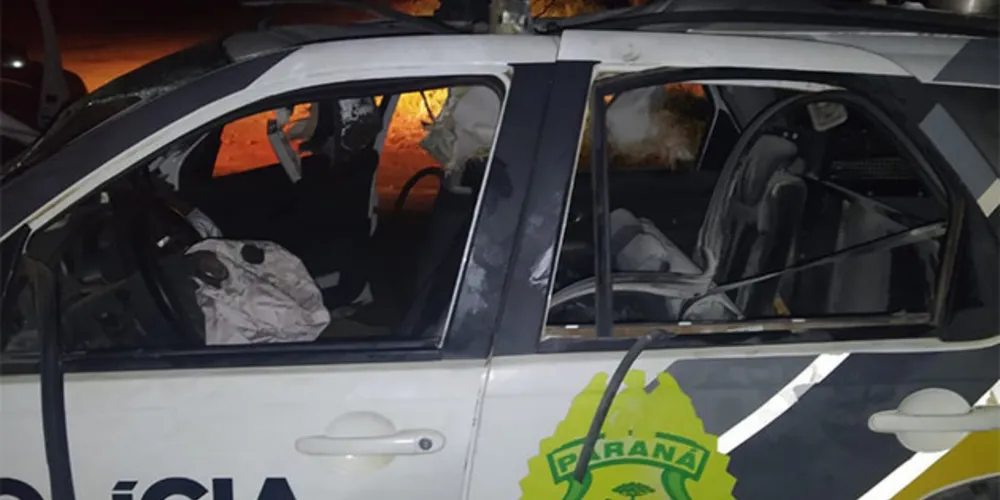 Policiais atendiam ocorrência de perturbação do sossego quando foram atacados com explosivo