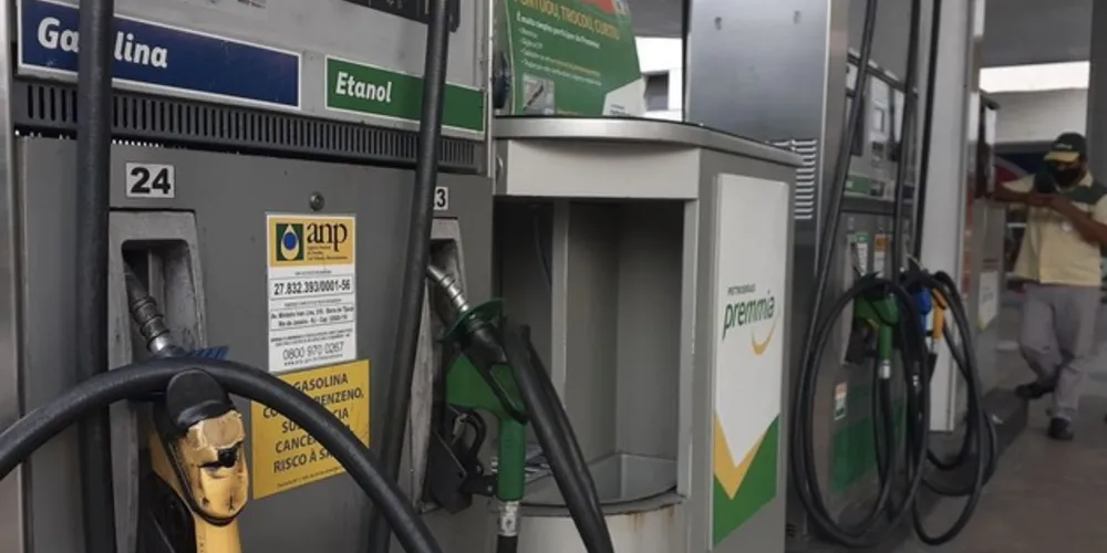 A gasolina teve 35 reajustes em 2020, até agora, sendo 16 aumentos e 19 reduções. 