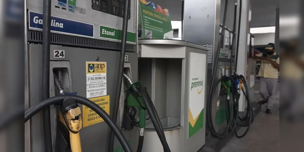 A gasolina teve 35 reajustes em 2020, até agora, sendo 16 aumentos e 19 reduções. 