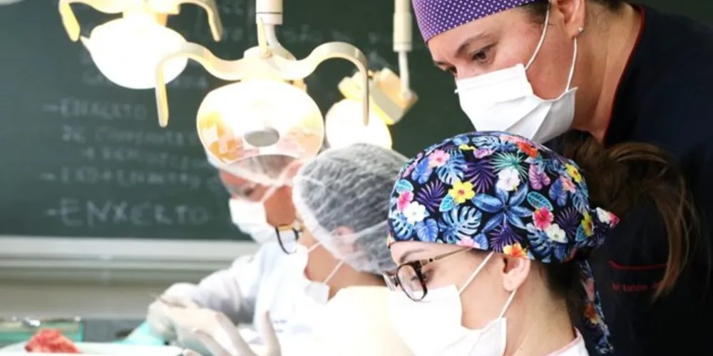 Hoje, o Departamento de Odontologia da UEPG conta com 54 docentes, 15 professores colaboradores e 39 efetivos.
