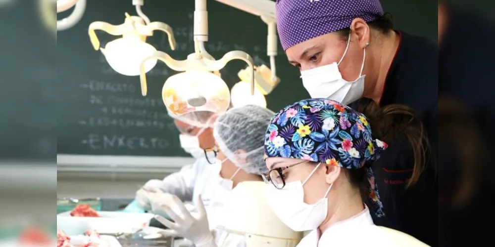 Hoje, o Departamento de Odontologia da UEPG conta com 54 docentes, 15 professores colaboradores e 39 efetivos.