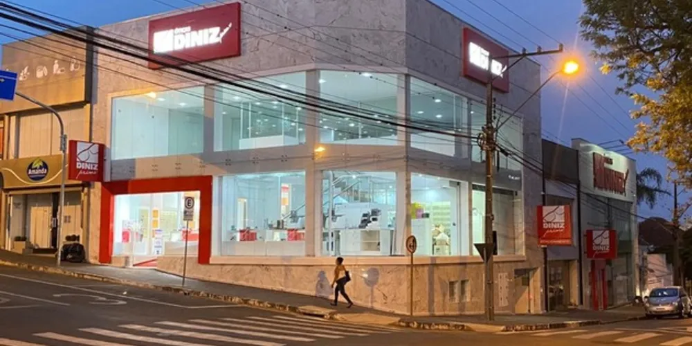 Nova loja traz marcas exclusivas e mais luxuosas do seguimento, com descontos de até 70%