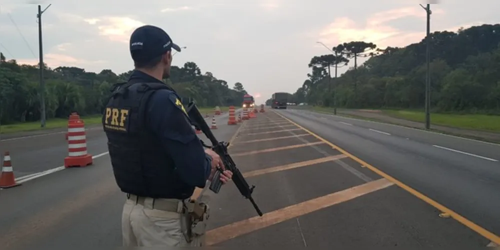 Entre os focos da fiscalização das equipes da PRF estão a embriaguez ao volante, as ultrapassagens proibidas e o controle de velocidade