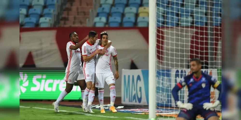 Vitória por 2 a 1 dá a vantagem para o Colorado no jogo de volta