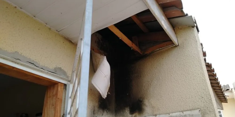 Imagem ilustrativa da imagem Incêndio criminoso atinge casa no Parque dos Pinheiros