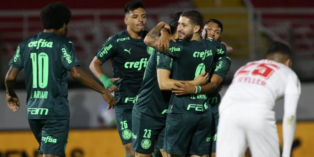 Palmeiras atropelou nos primeiros 30 minutos do jogo e construiu vantagem no confronto