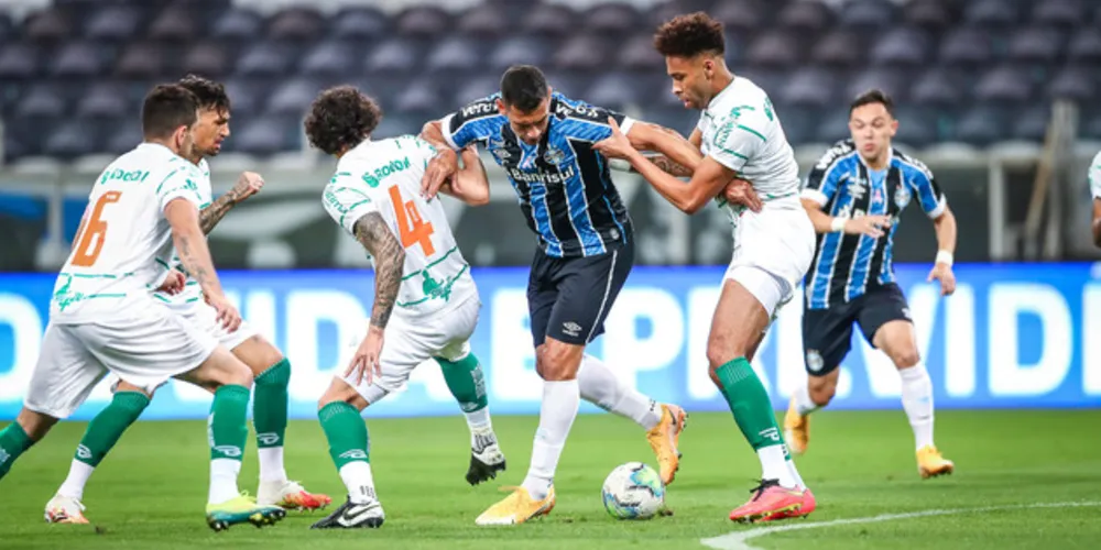 Tricolor garante a vantagem de jogar pelo empate no próximo confronto pelas oitavas
