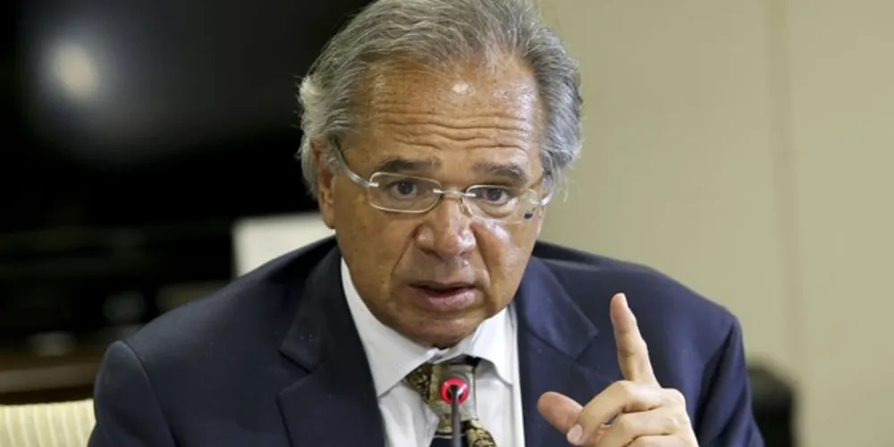 Guedes disse que "jamais esteve sob análise privatizar o SUS” e que “seria uma insanidade falar isso”. 