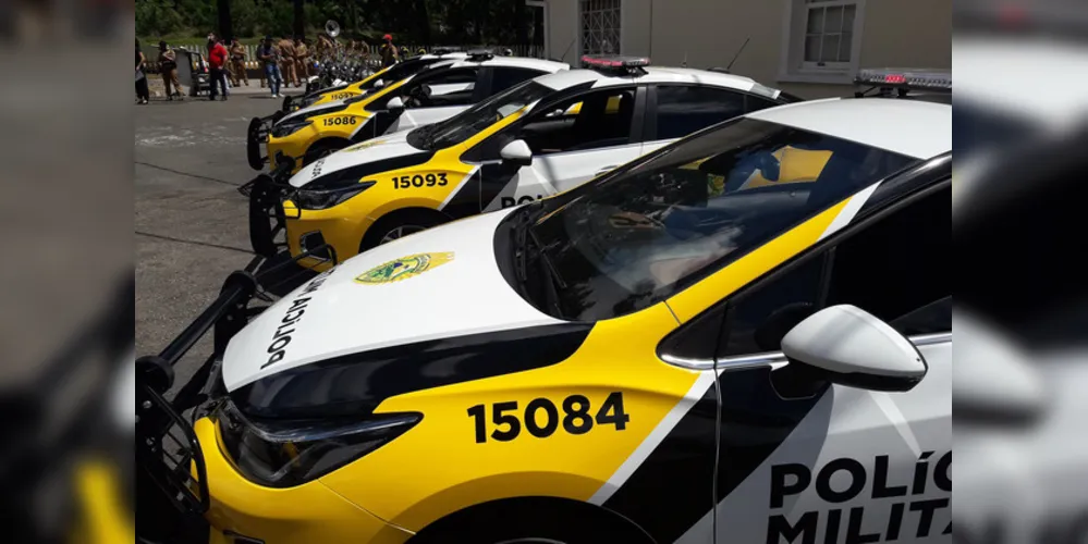 Os veículos são da marca Chevrolet e vêm caracterizados de fábrica, equipados com blindagem, tablet, impressora, bafômetro, bloqueador de fugas e internet. 