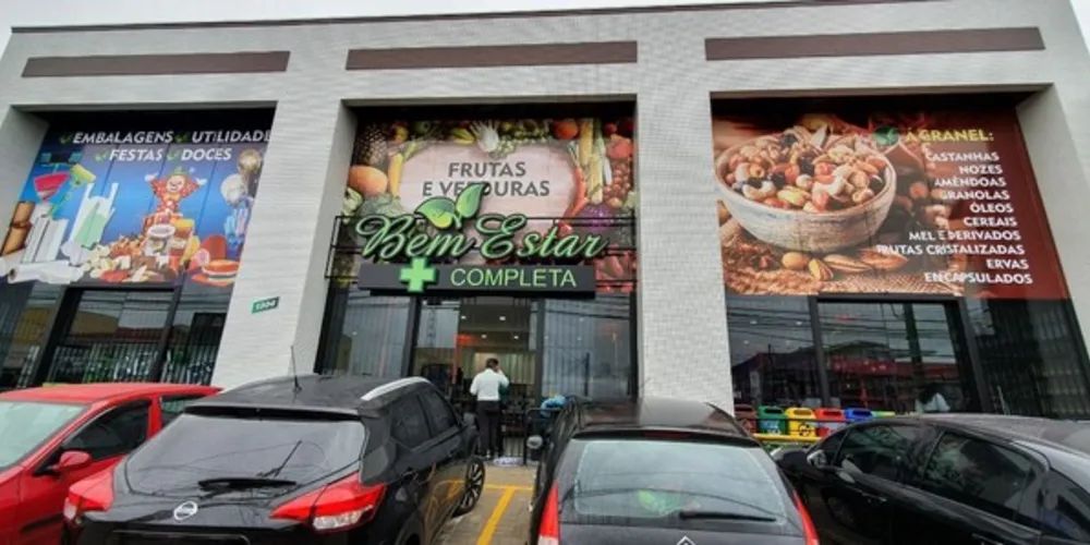 Loja com mais de 700 m² está localizada na Rua Nicolau Kluppel Neto, 1304, no Santa Paula