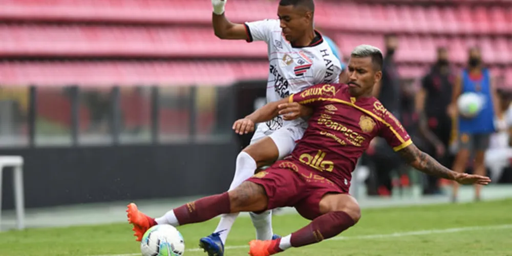 Jogo foi disputado em Recife na tarde deste domingo