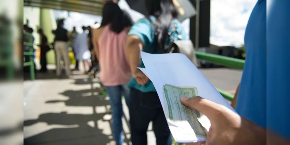 Para a emissão do novo documento, é preciso estar livre de débitos com a Justiça Eleitoral.