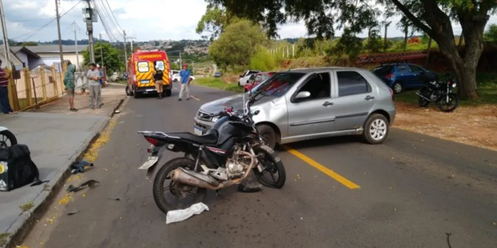 Acidente aconteceu no sentido bairro-centro da Rua Rio Verde, no bairro Neves