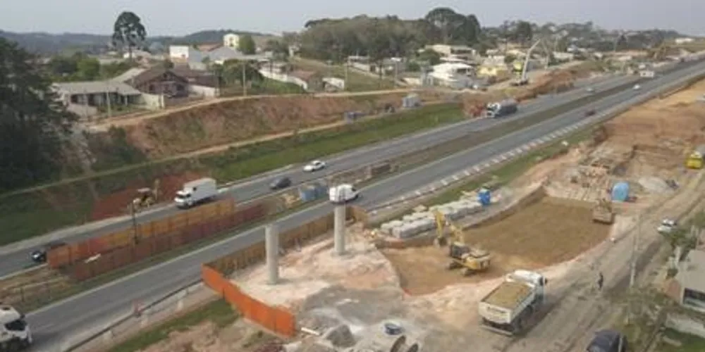 Procedimento será nesta quinta e sexta-feira (05 e 06), nas obras localizadas nos km 104 e 109, ambas na região de Campo Largo; rodovia terá bloqueios