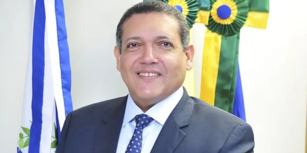 Natural de Teresina (PI), Kassio tem 48 anos de idade e foi indicado pelo presidente Jair Bolsonaro para ocupar a vaga deixada pelo ministro Celso de Mello, que se aposentou. 