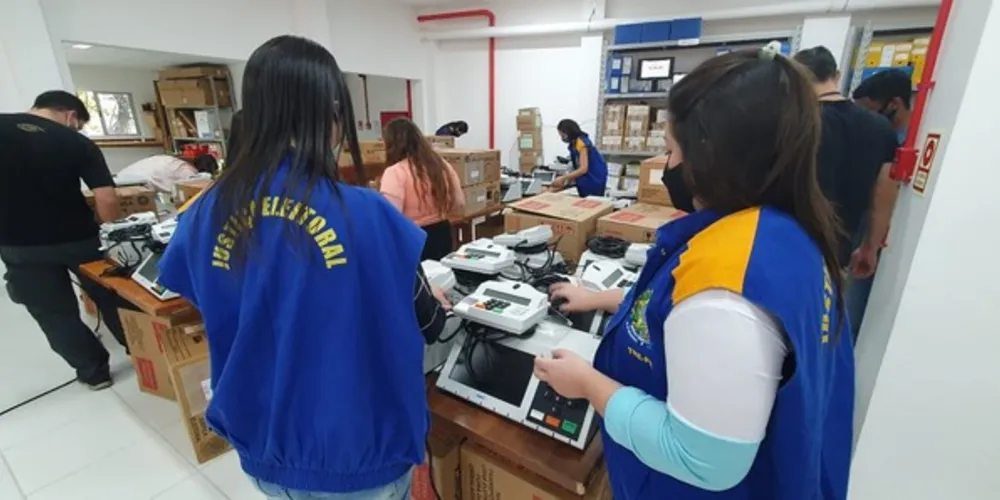 Equipamentos estão sendo preparados e serão enviados aos locais de votação na próxima semana