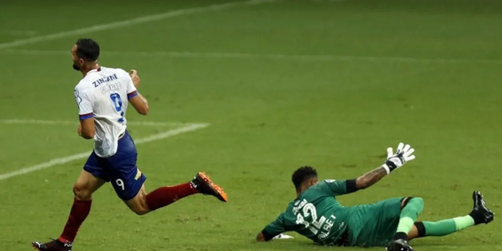No retorno à Arena Fonte Nova, Bahia atropelou peruanos