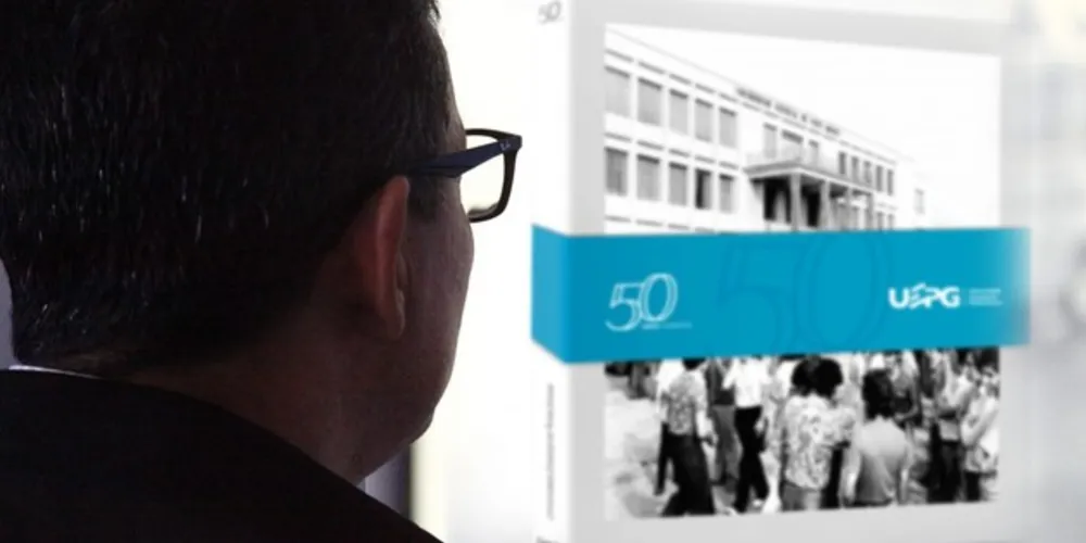 As imagens reunidas registram a expansão estrutural, momentos significativos e pessoas que fizeram o dia a dia da UEPG, servidores, estudantes, gestores e visitantes.  