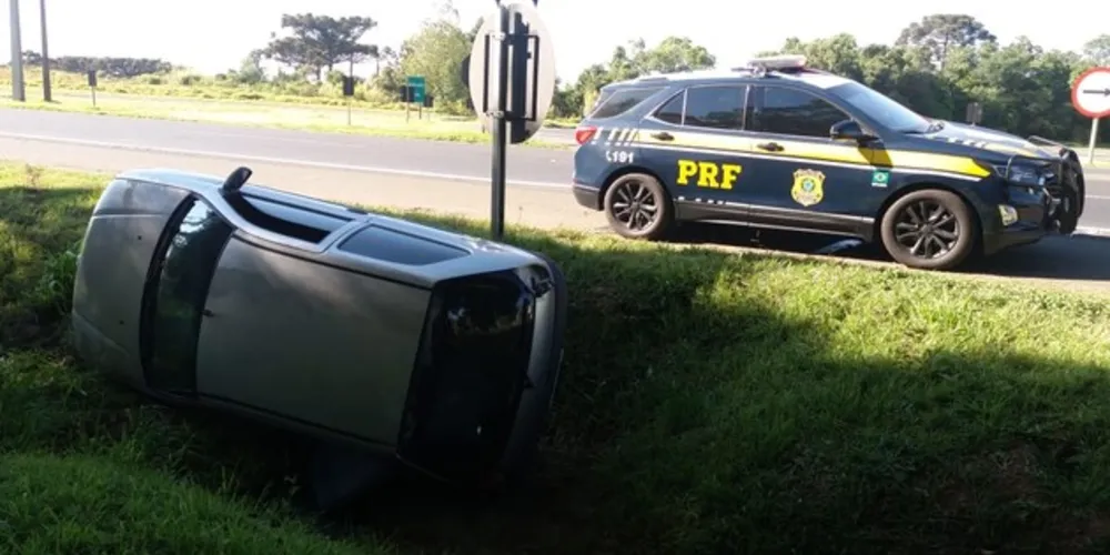 Imagem ilustrativa da imagem Carro sai da pista e motorista se nega a fazer teste do bafômetro