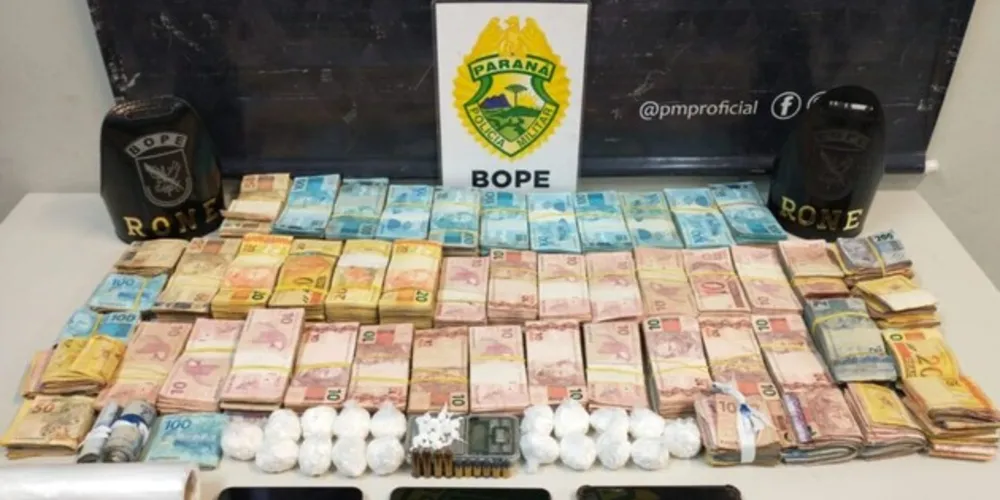 Com drogas e mais de R$ 170 mil em dinheiro vivo, ‘patrão’ do tráfico é preso em Curitiba
