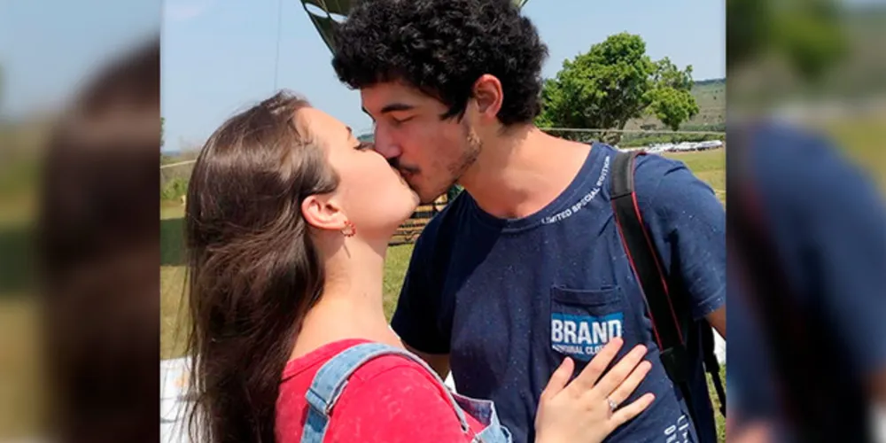 Samuel Severo pediu sua amada, Thaiane Falcão, em casamento
