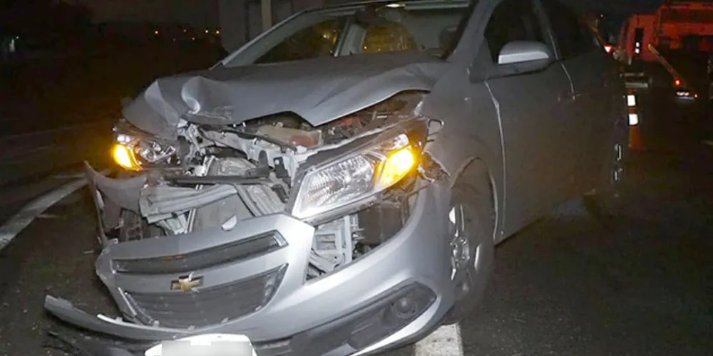 Passageira de um dos carros teve que ser levada ao hospital com lesões no abdômen
