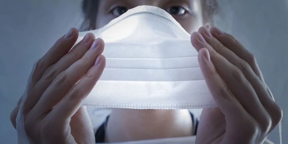 Pelas regras, os eleitores só poderão para entrar nos locais de votação se estiverem usando máscaras faciais e deverão higienizar as mãos com álcool em gel antes e depois de votar. 