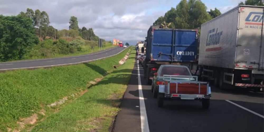 Fila chegou a cinco quilômetros, mas trânsito já foi liberado no local