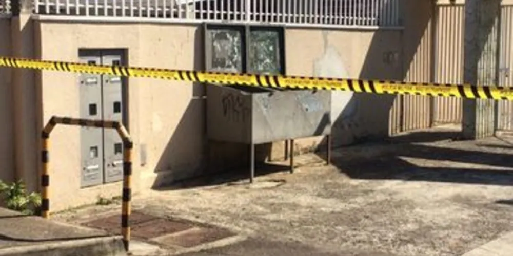 Corpo foi achado em uma lixeira no município de Pinhais, região metropolitana de Curitiba
