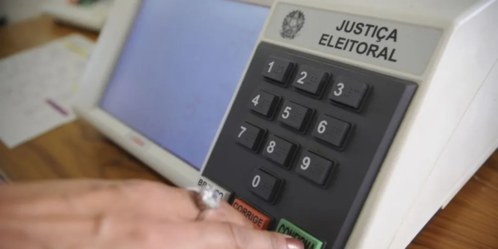 Seis instituições abrigam mais de quatro mil eleitores no município