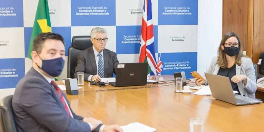 Entre os pontos debatidos, estão temas como crescimento limpo e sustentável, cooperação comercial multilateral e bilateral, acesso a mercados e projetos do Prosperity Fund.