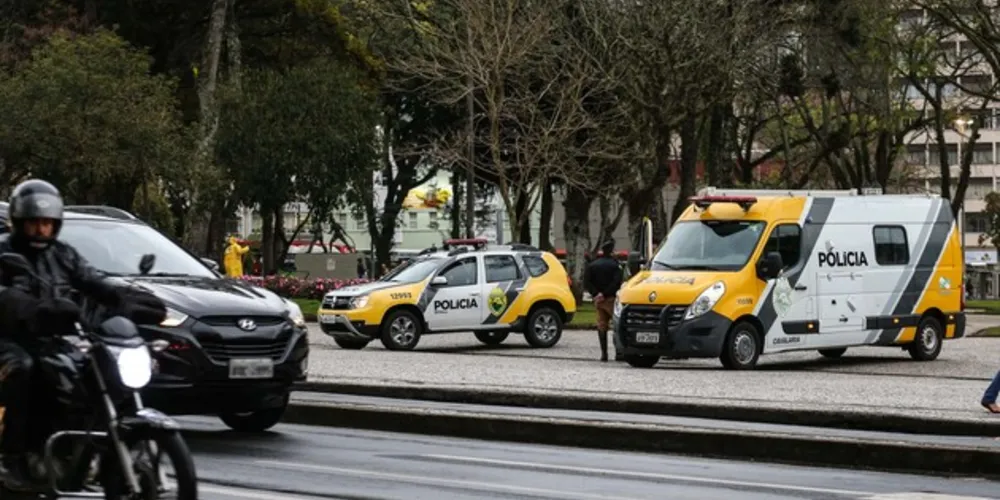 O trabalho abrange a distribuição e acompanhamento das urnas eletrônicas, policiamento nos 4.800 locais de votação e 21.885 seções eleitorais do Estado