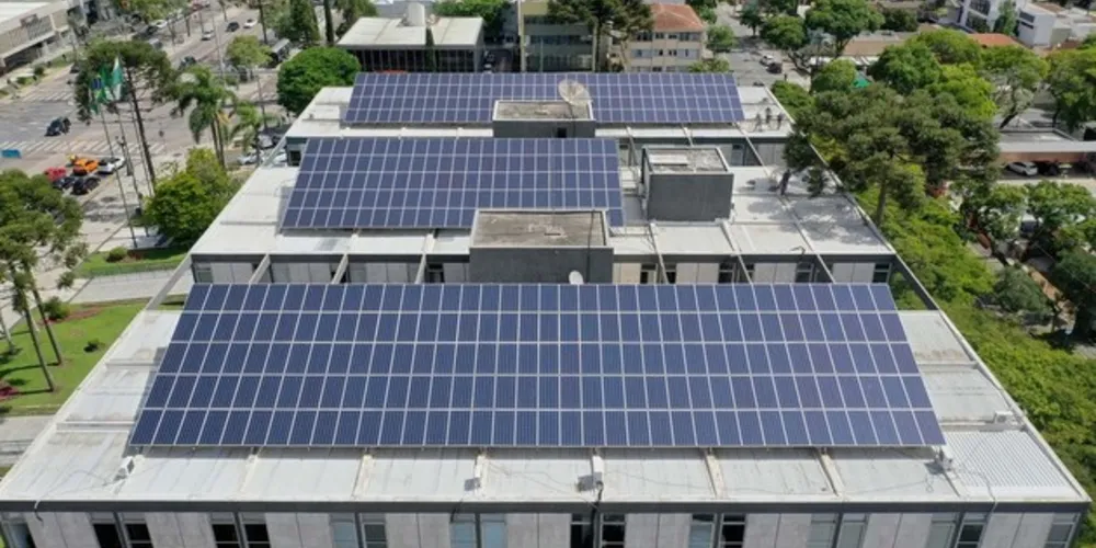 Projeto vai contemplar 208 escolas e outras edificações públicas de sete municípios paranaenses