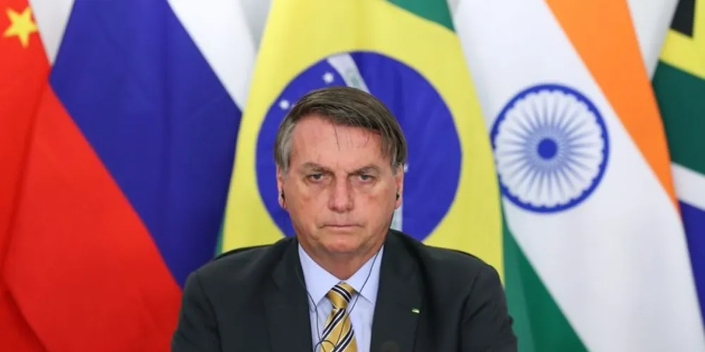 Segundo o presidente, a Polícia Federal desenvolveu um método para rastrear a origem de madeiras apreendidas e exportadas usando isótopos estáveis, uma espécie de DNA que mostra a proveniência geográfica de produtos. 