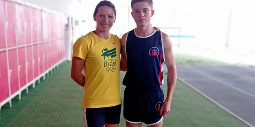 Treinados pelo professor Miguel Dombrowski, os atletas buscam a medalha nas provas de 10.000 metros e 400 metros com barreiras.